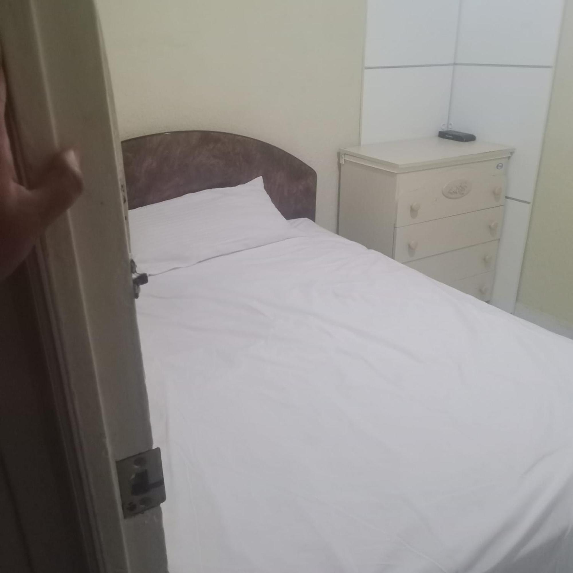 Barcelona Appartment Santa Coloma de Gramenet Екстер'єр фото